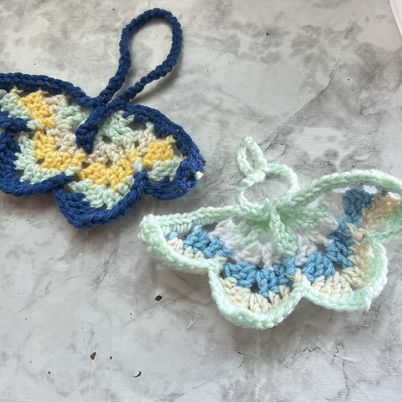 2 Colorful Crochet Butterfly Random colors - Picture 10 of 11